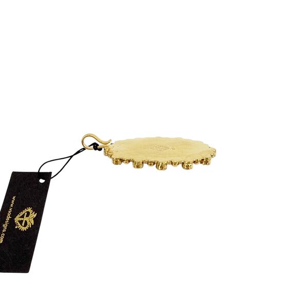 VIRGINS SAINTS & ANGELS VSA Milagrosa Medallion in Gold - Picture 5 of 7